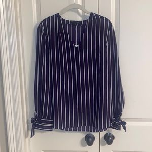 NWT Banana Republic Blouse with Cute Sleeve Details